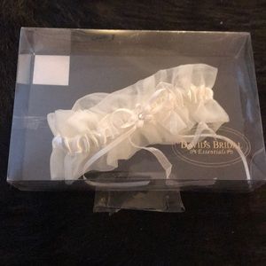 Ivory wedding leg garter